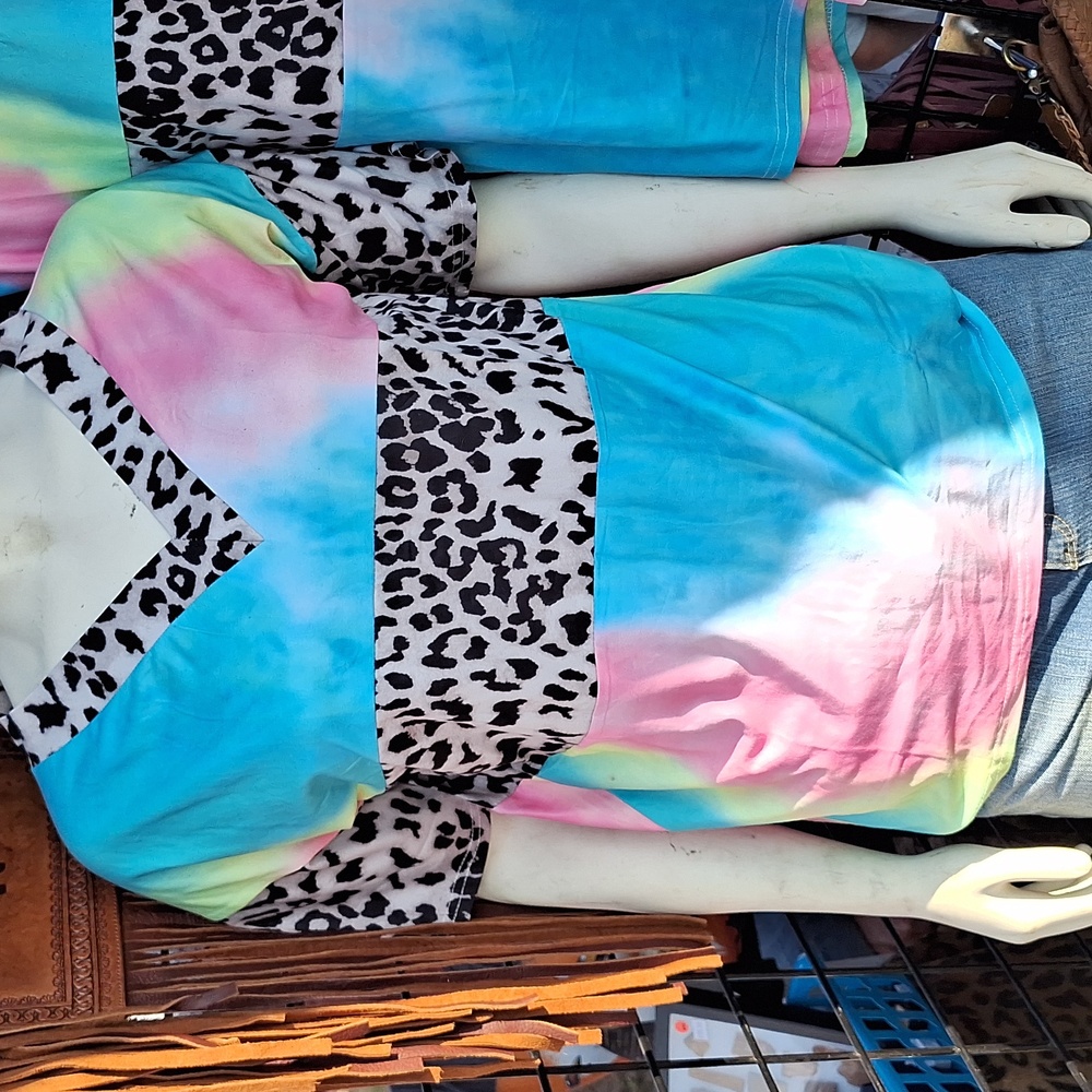 NWT Multi-colored short sleeve Top